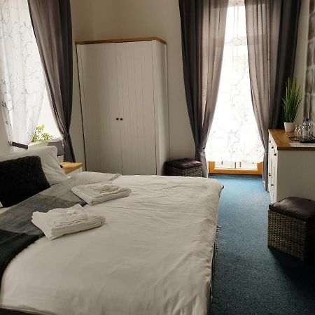 Hotel Camelot Tisá Kültér fotó