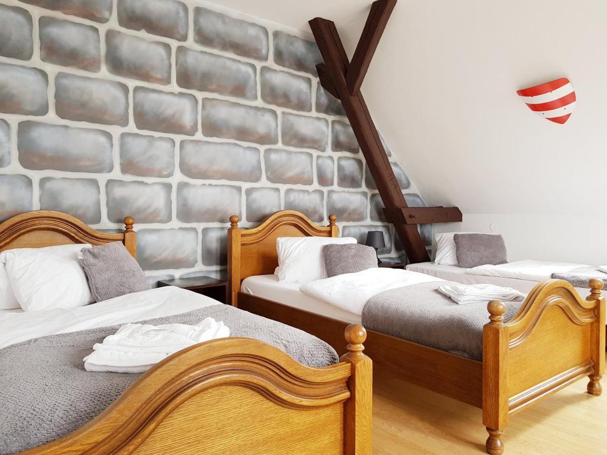 Hotel Camelot Tisá Kültér fotó