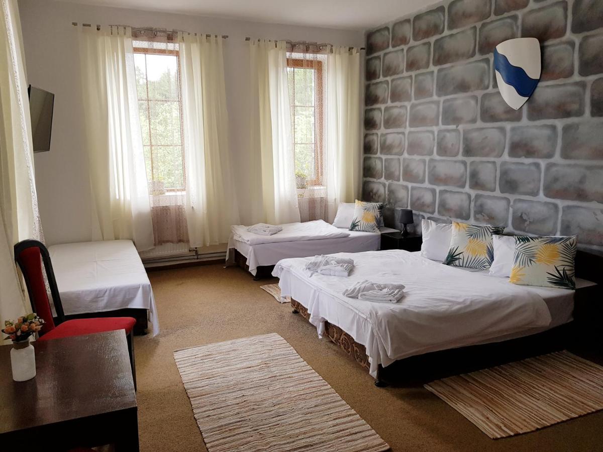 Hotel Camelot Tisá Kültér fotó