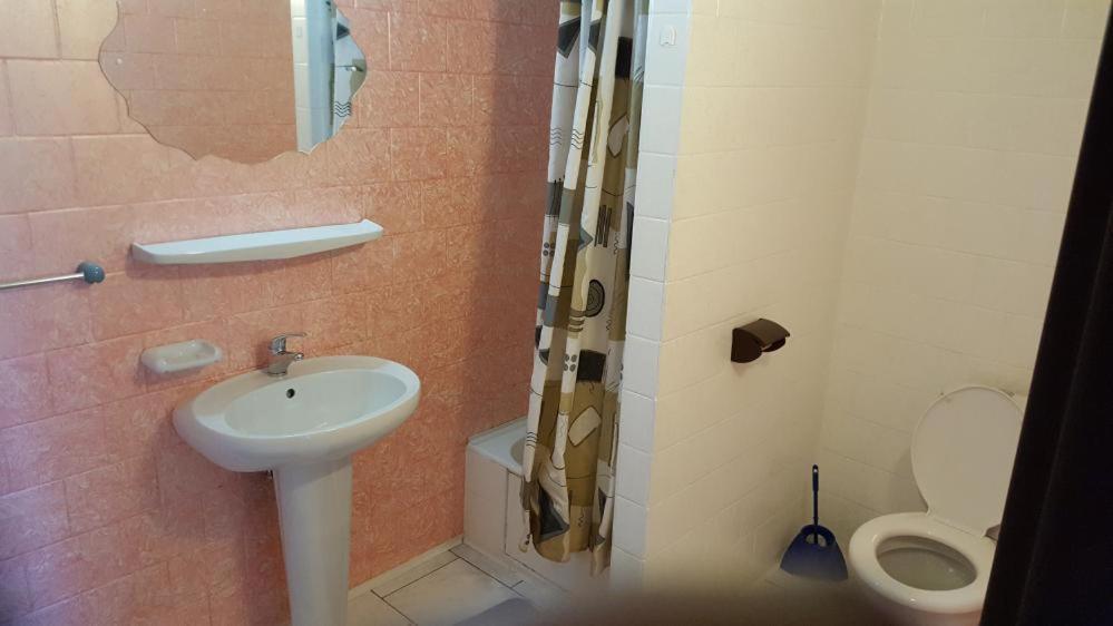 Hotel Camelot Tisá Kültér fotó