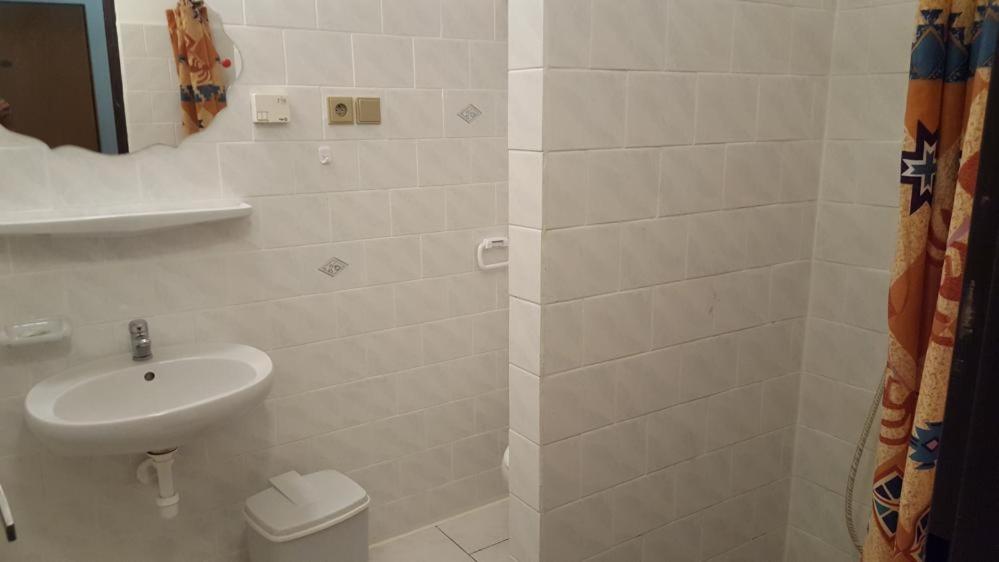 Hotel Camelot Tisá Kültér fotó
