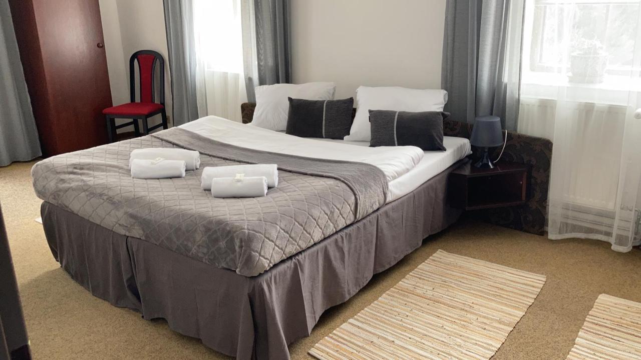 Hotel Camelot Tisá Kültér fotó