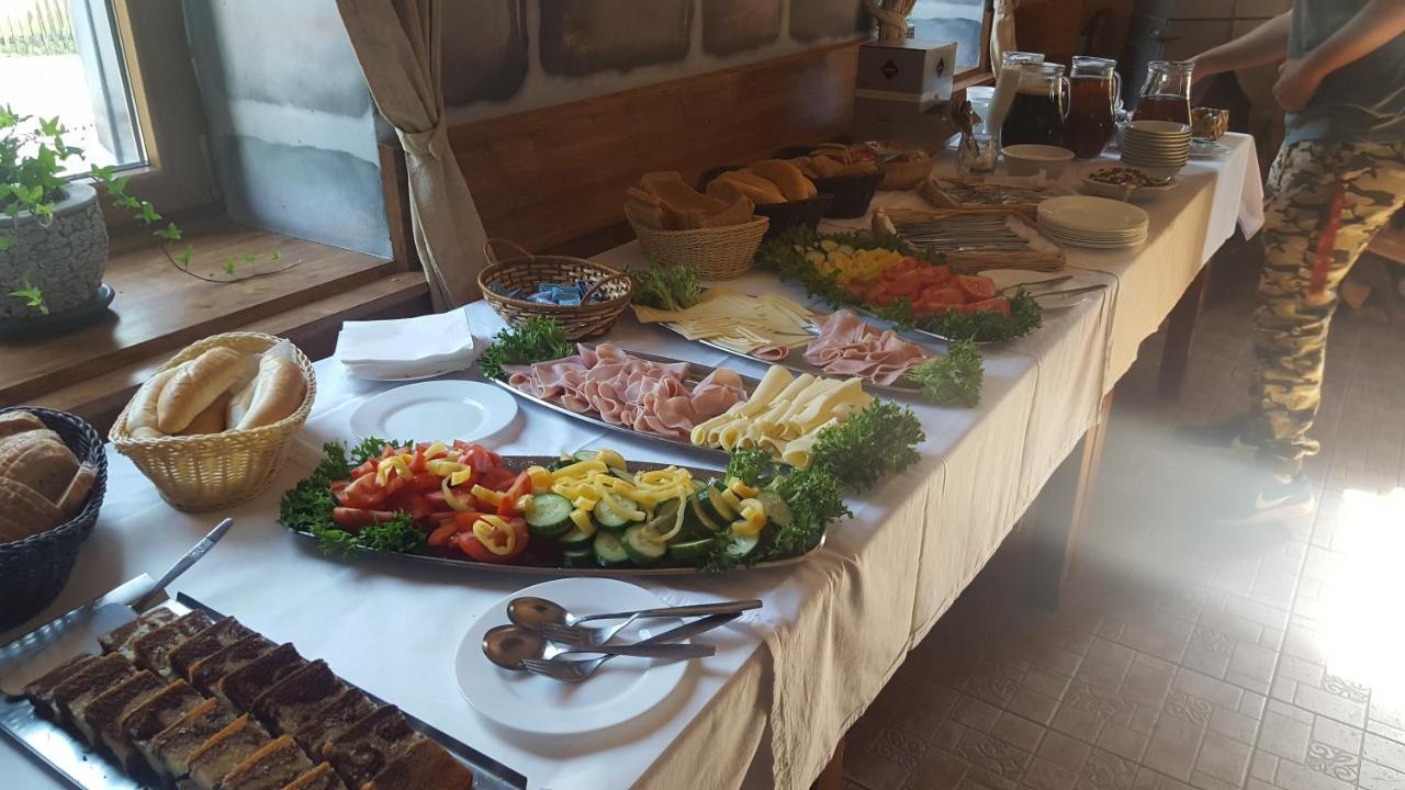 Hotel Camelot Tisá Kültér fotó