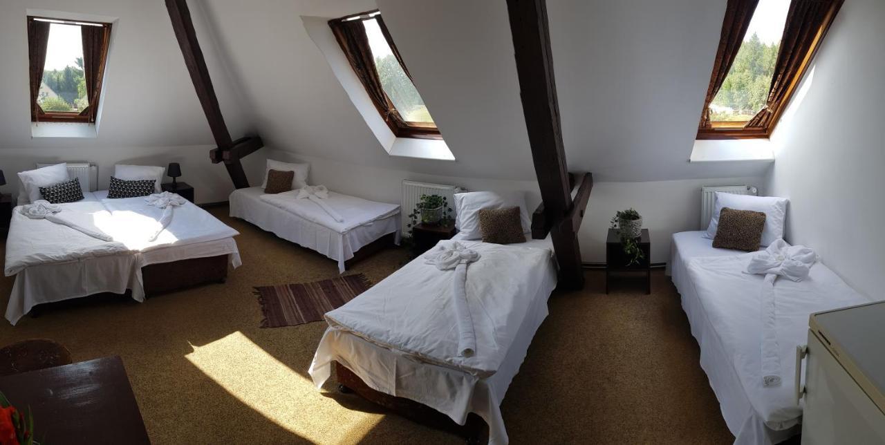 Hotel Camelot Tisá Kültér fotó
