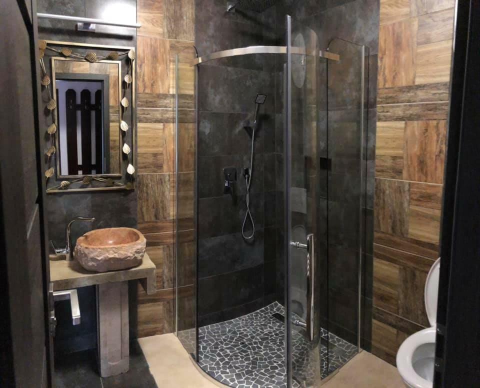 Hotel Camelot Tisá Kültér fotó